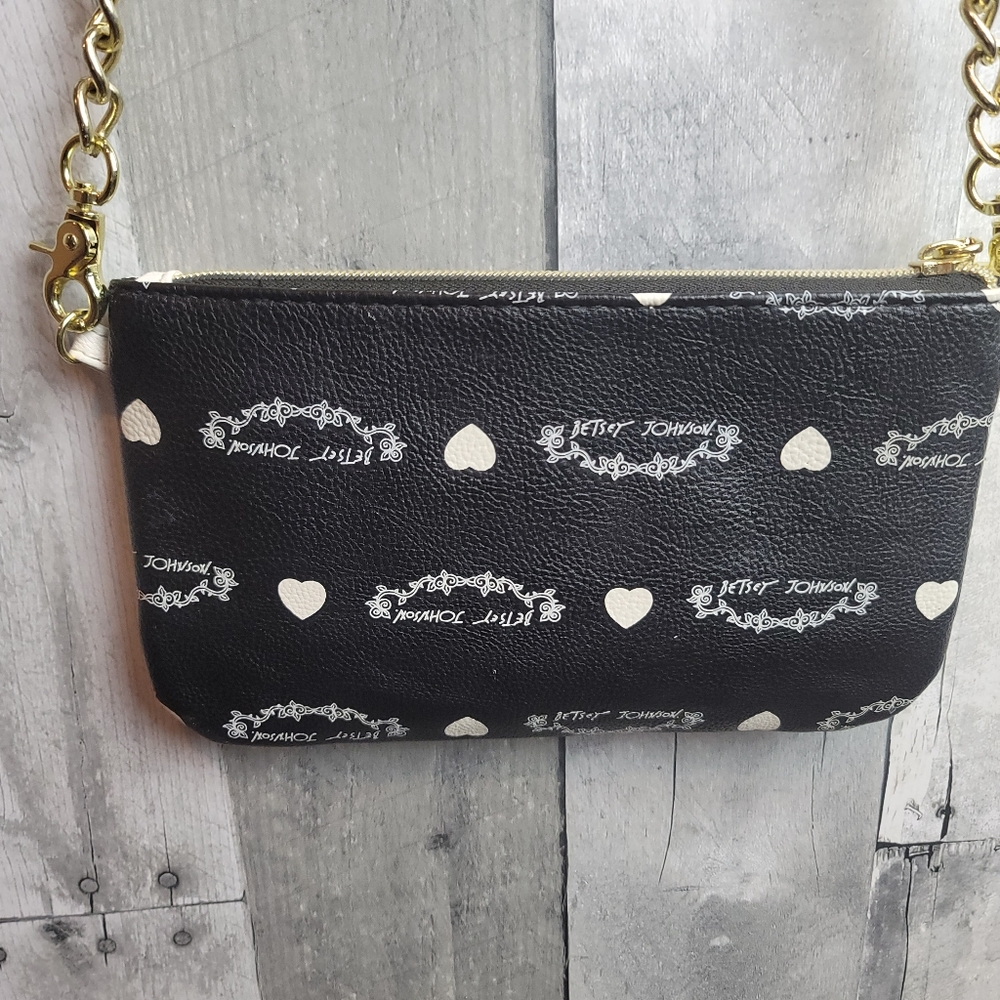 Betsy Johnson Crossbody Bag with charger - Picture 4 of 6